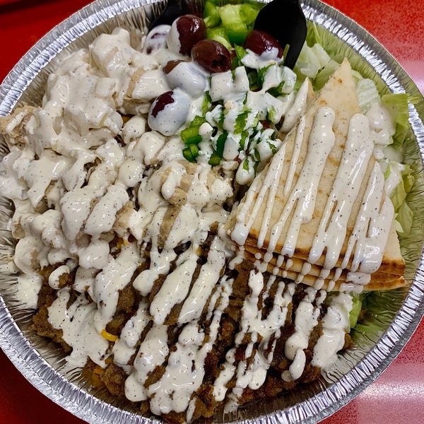 I had a combo of beef and chicken shawarma platter. For me, i think I have tasted a more flavorful shawarma before but overall, it’s still good!