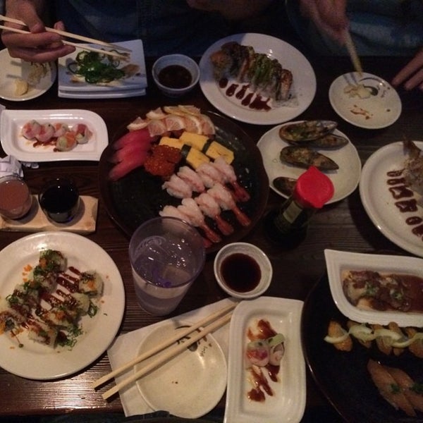 7/16/2014 tarihinde ricsziyaretçi tarafından Sushi Koma'de çekilen fotoğraf