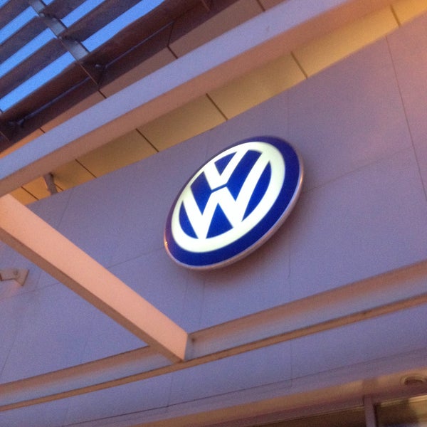 Foto tomada en Volkswagen Автоцентр Россо Моторс  por Grigory Y. el 1/12/2015