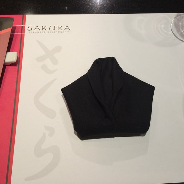 Снимок сделан в Sakura Japanese Restaurant пользователем Safa R. 5/25/2015
