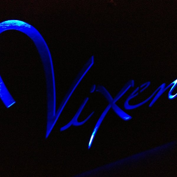 รูปภาพถ่ายที่ Vixen โดย J เมื่อ 1/27/2013