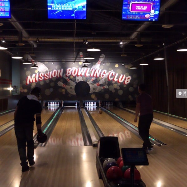Foto tirada no(a) Mission Bowling Club por An S. em 9/12/2019