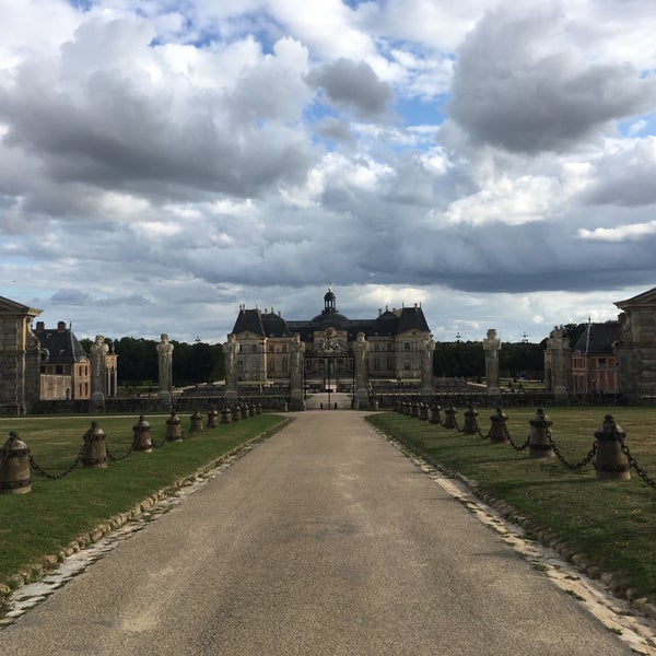 Photo taken at Château de Vaux-le-Vicomte by Yuki N. on 8/15/2019