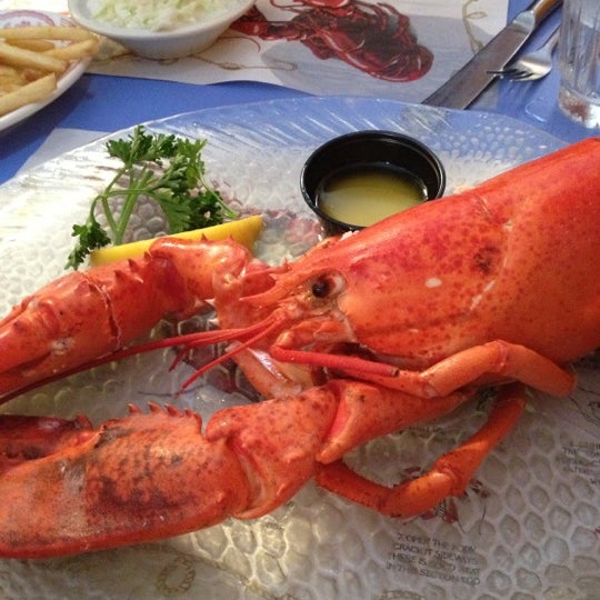 Photo taken at Mabel&#39;s Lobster Claw by Hercy H. on 10/20/2012