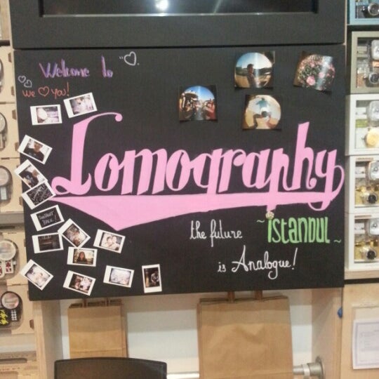 Снимок сделан в Lomography Embassy Store Istanbul пользователем Aysegul A. 1/8/2013