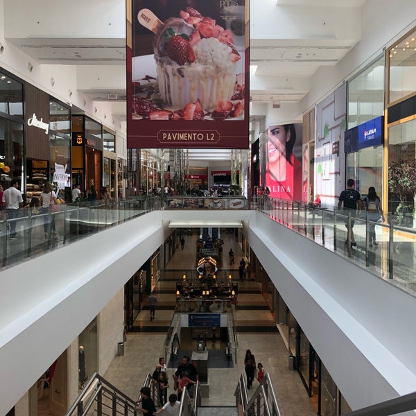 รูปภาพถ่ายที่ Balneário Shopping โดย Gil F. เมื่อ 3/30/2019