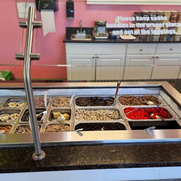 sweetFrog Premium Frozen Yogurt Hendersonville, NC