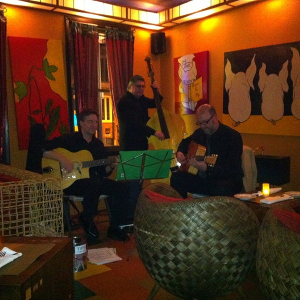 2/26/2013에 DinoAlanso님이 Bistrot Lepic &amp; Wine Bar에서 찍은 사진