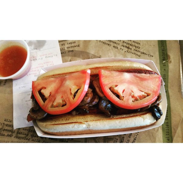 Foto scattata a BurgerFi da Saliha il 8/20/2015
