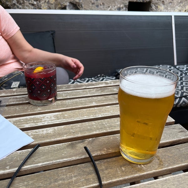 Bar Les Yeux Bleus VieuxQuébec 4 tips