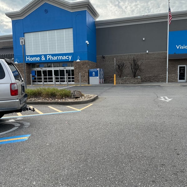 Walmart Supercenter Big Box Store in Knoxville