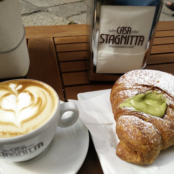 รูปภาพถ่ายที่ Ideal Caffé Stagnitta โดย Thiago S. เมื่อ 6/27/2017