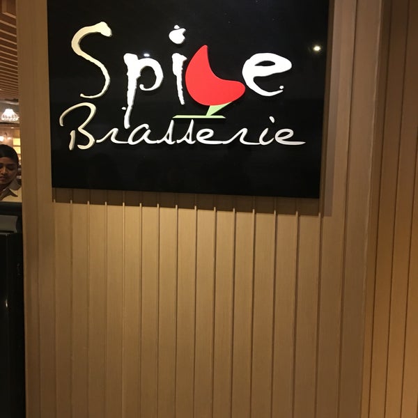 9/30/2017 tarihinde Vincent C.ziyaretçi tarafından Spice Brasserie'de çekilen fotoğraf