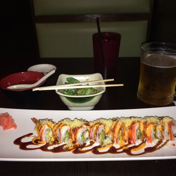 รูปภาพถ่ายที่ Mr. Sushi โดย Cannon H. เมื่อ 6/10/2014