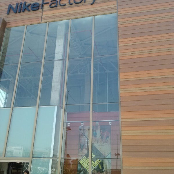 Photos at Nike Factory Store - Sporting Goods Shop in Puente Alto