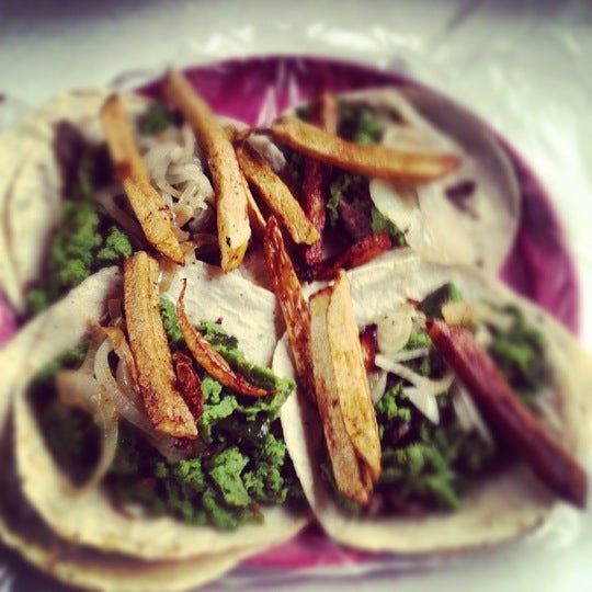 "El Güero" Tacos De Cecina, Chorizo Y Adobada. Taco Restaurant