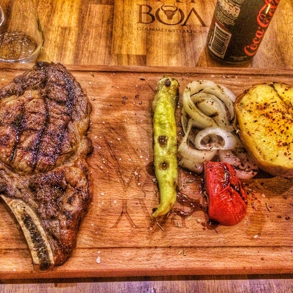 Снимок сделан в BayBoa Gourmet&amp;Steakhouse пользователем Yagmur S. 10/11/2015