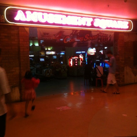 Amusement Square Arcade