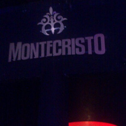 Снимок сделан в Montecristo Club пользователем Lizeth M. 9/15/2012