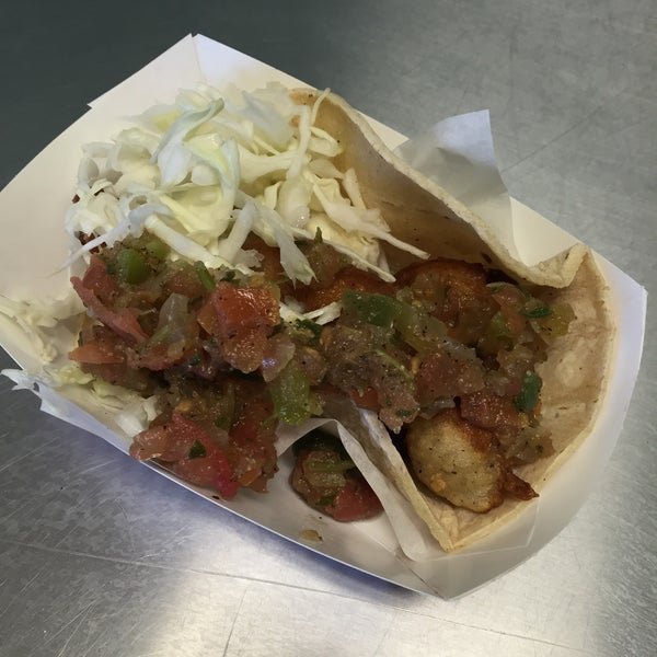 9/4/2016에 naska님이 Best Fish Taco in Ensenada에서 찍은 사진