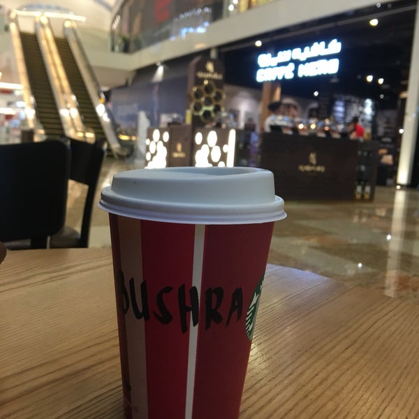 Das Foto wurde bei Starbucks von Büşra A. am 11/8/2018 aufgenommen
