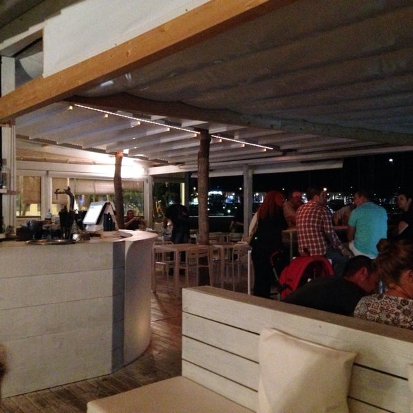 Снимок сделан в L&#39;Ancora Bar Restaurant &amp; Cafe пользователем Jonathan 9/28/2013