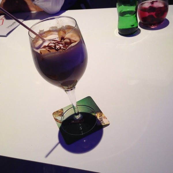 Foto tomada en i-touch coffee bar  por Helder F. el 7/17/2014