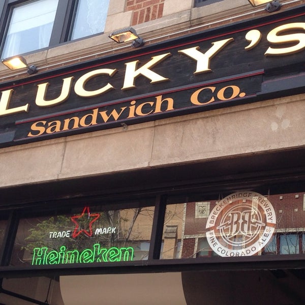 Снимок сделан в Lucky&#39;s Sandwich Company пользователем Kisha J. 8/2/2014