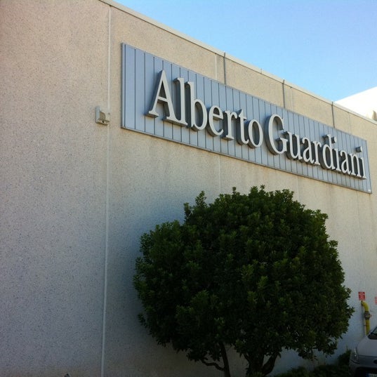 Alberto Guardiani Outlet Via Alpi da foto raflar