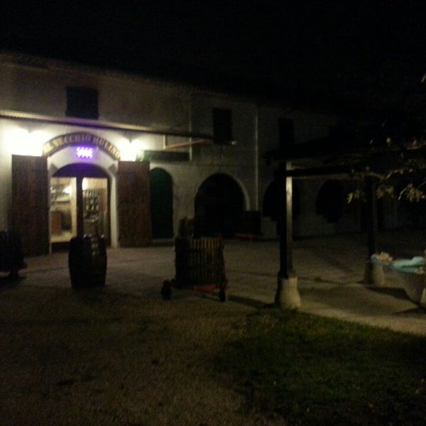 Das Foto wurde bei Taverna del Vecchio Mulino di Faè von Alis am 12/2/2013 aufgenommen