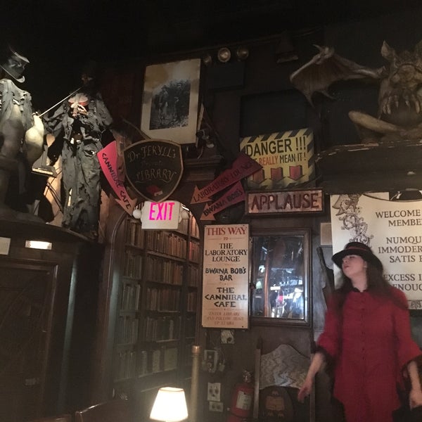 Photo taken at Jekyll and Hyde Pub by Leona W. on 2/1/2016