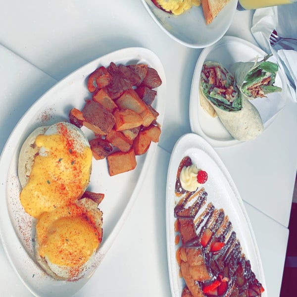 Photo taken at Omelet Bar by مُ . on 6/16/2019