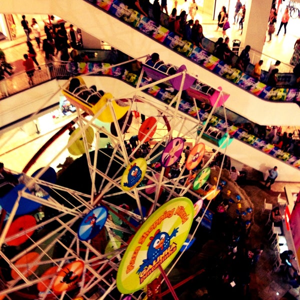 Foto diambil di Plaza Shopping oleh Phelipe M. pada 5/12/2013