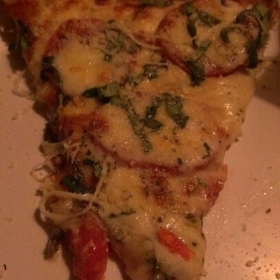 Foto diambil di Pizza Heaven Bistro oleh Jessica R. pada 11/12/2012