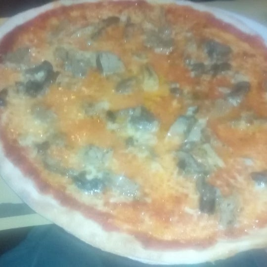 Foto tirada no(a) Pizzeria - Cicchetteria &quot;Alla Strega&quot; por Roberto S. em 9/2/2014