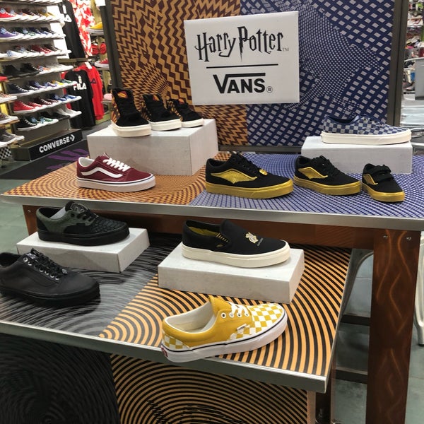 Journeys Shoe Store