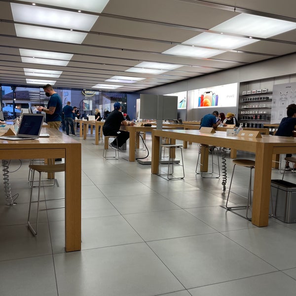 Apple Town Square - Electronics Store