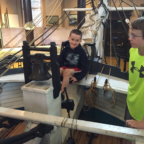 Foto tomada en New Bedford Whaling Museum  por Melanie R. el 6/19/2015