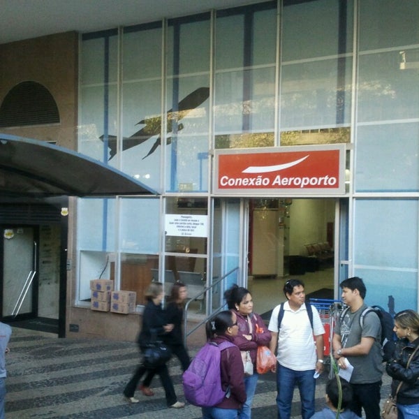 รูปภาพถ่ายที่ Conexão Aeroporto โดย andre เมื่อ 8/5/2013