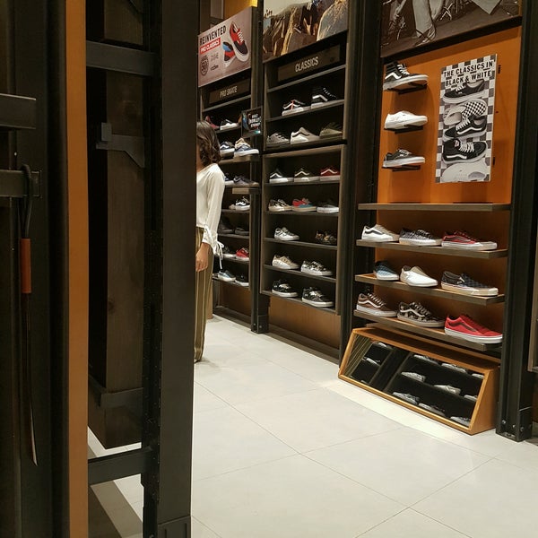 Vans shoes kuala hot sale lumpur