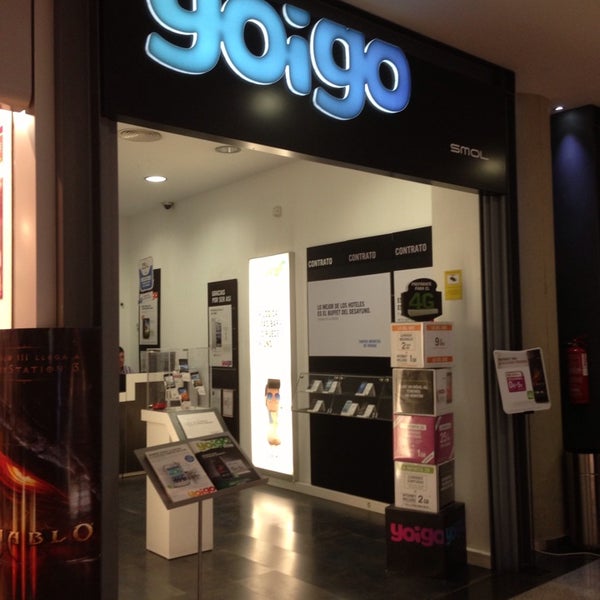 C a в германии магазин. Бренд одежды на c. Бренд c. C a одежда. Ресторан закрыт.