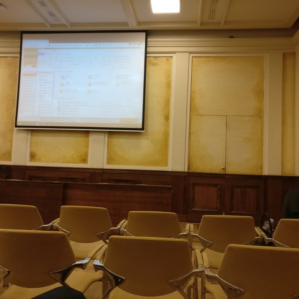 รูปภาพถ่ายที่ Budapesti Corvinus Egyetem โดย Lilla 💻📱🎭 H. เมื่อ 4/9/2018