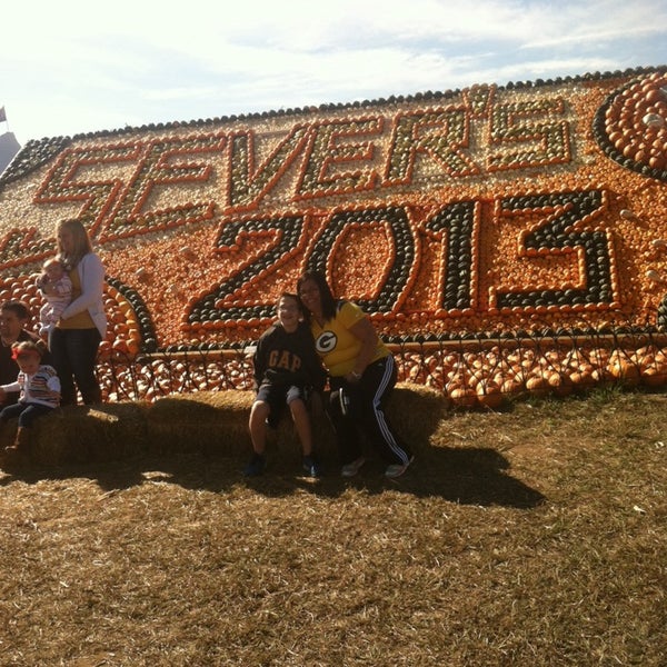 Foto tomada en Sever&#39;s Corn Maze &amp; Fall Festival  por Katherine O. el 10/13/2013