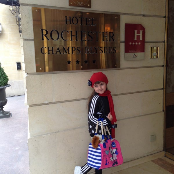 Photo taken at Hôtel Rochester by Эвелина М. on 4/20/2013