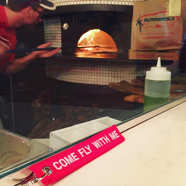 Photo taken at Pummarola Pastificio Pizzeria by Marcelo C. on 12/2/2015