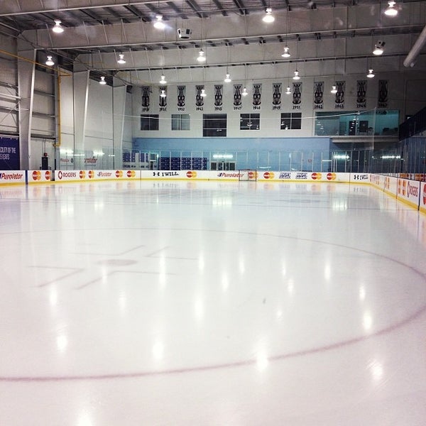 Das Foto wurde bei Mastercard Centre For Hockey Excellence von Ping P. am 1/22/2014 aufgenommen