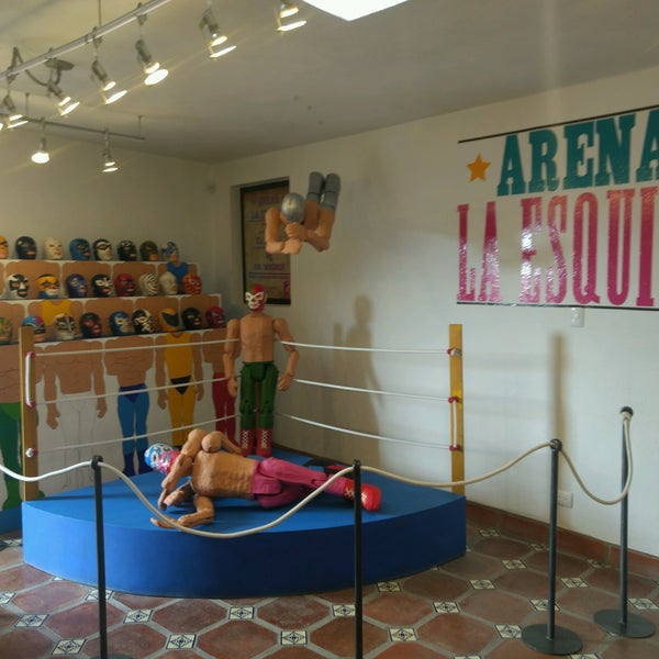 Das Foto wurde bei La Esquina, Museo del Juguete Popular Mexicano von Eduardo D. am 3/4/2017 aufgenommen