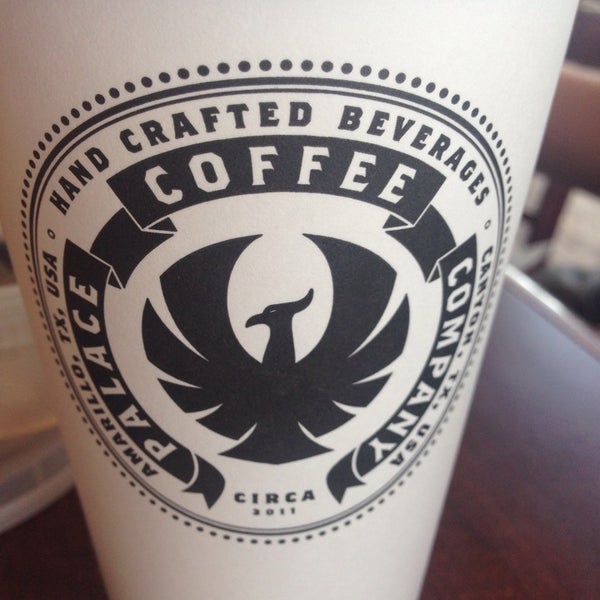 Foto tomada en The Palace Coffee Company  por Jennifer B. el 6/21/2014