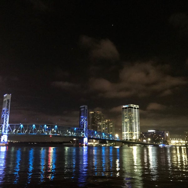 5/6/2018 tarihinde Cesar L.ziyaretçi tarafından The Jacksonville Landing'de çekilen fotoğraf