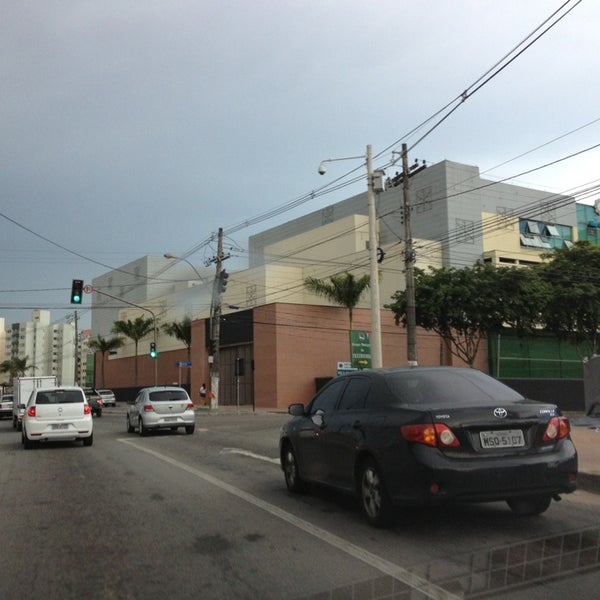 Foto tirada no(a) Shopping Norte Sul por Lorena L. em 12/18/2012